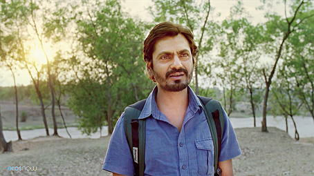 Nawazuddin Siddiqui in the Hindi film Anwar Ka Ajab Kissa, which is streaming on Eros Now