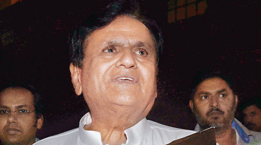 Congress veteran Ahmed Patel dies due to Covid-19 complications