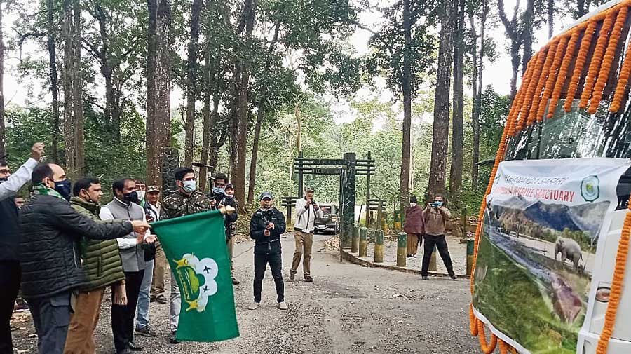VK Yadav flags off the bus safari in the Mahananda Wildlife Sanctuary on Friday.