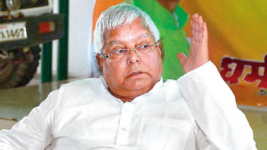 Lalu Prasad Yadav - Out of jail, Lalu holds first 'virtual' meet with party  workers - Telegraph India
