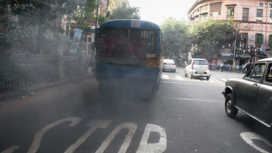Oncologists in Kolkata said air pollution, along with smoking, is a major factor for the high prevalence of lung cancer 
