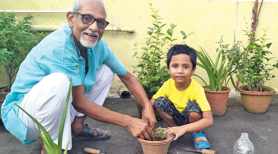 children helping grandparents