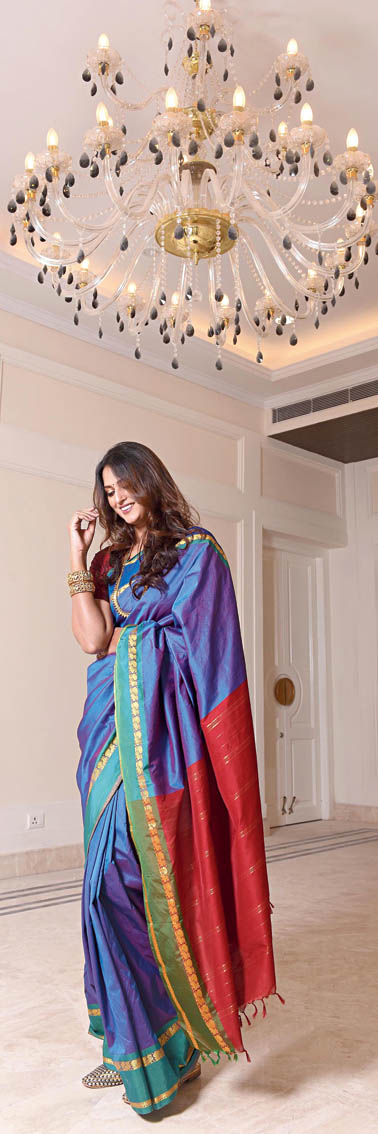 3. “I am born and raised in Bangalore. So the Kanjeevaram saris are these royalty pieces. So, I have grown up with that in my mind. I have seen people dress in Kanjeevarams during festivities,” said Mitali as she draped this Kanjeevaram. The copper eyeshadow added the glam edge.