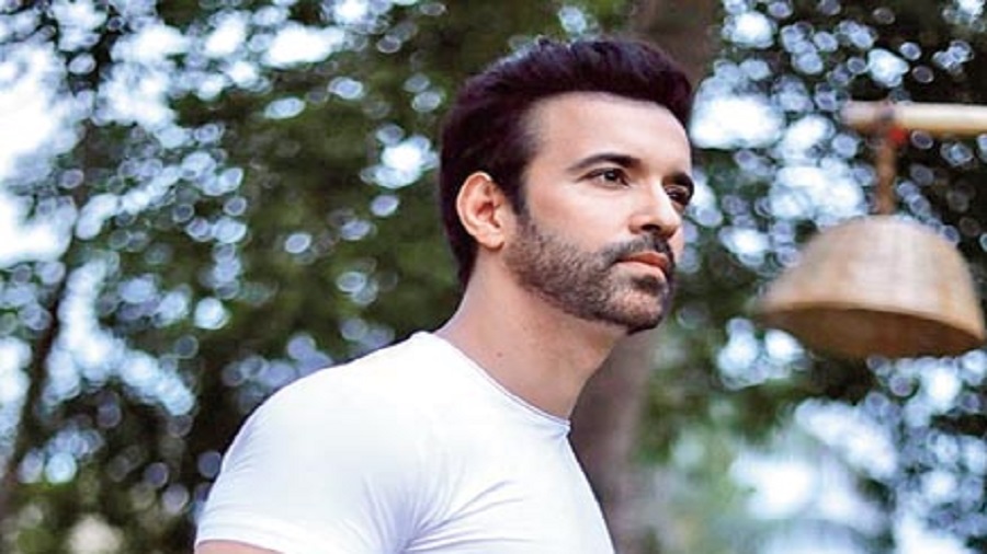 Aamir Ali takes a breather after the day’s shoot at Vedic Village