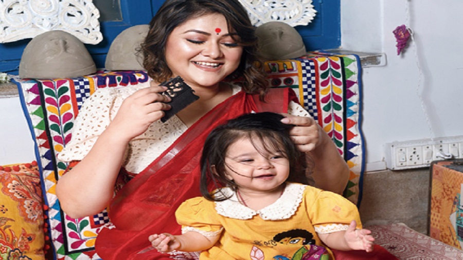 Koneenica Banerjee and daughter Antahkarana 