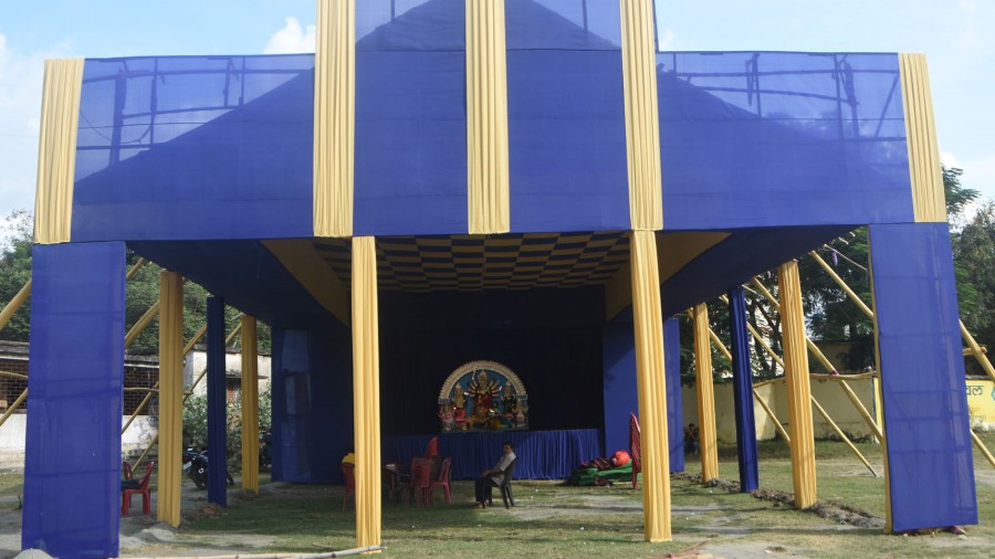 The SSS Durga Puja Committee pandal at Jharkhand Maidan in Dhanbad’s Hirapur on the occasion of Mahasashthi on Thursday. 