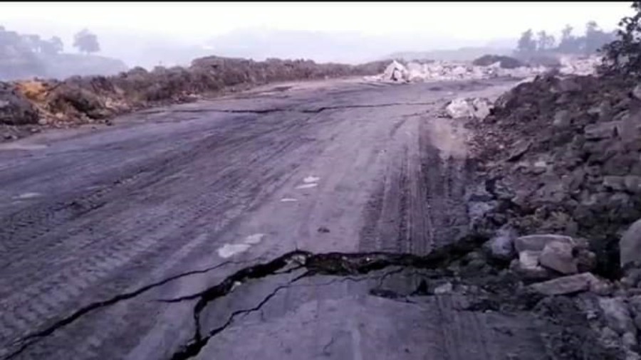 The cracks which appeared on the road connecting the coal mine in Bermo.