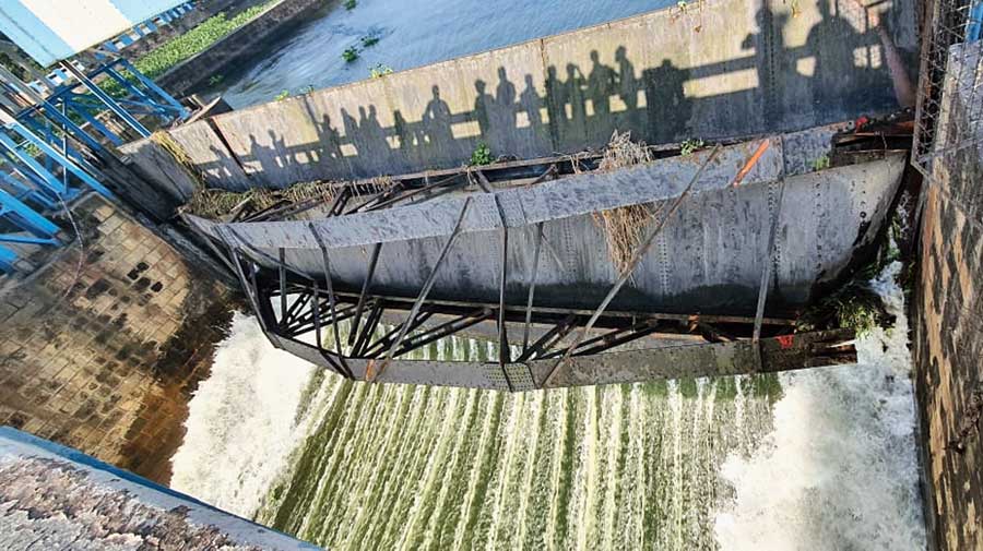 Durgapur Bent Barrage Gate Fuels Water Supply Crisis Fears Telegraph India