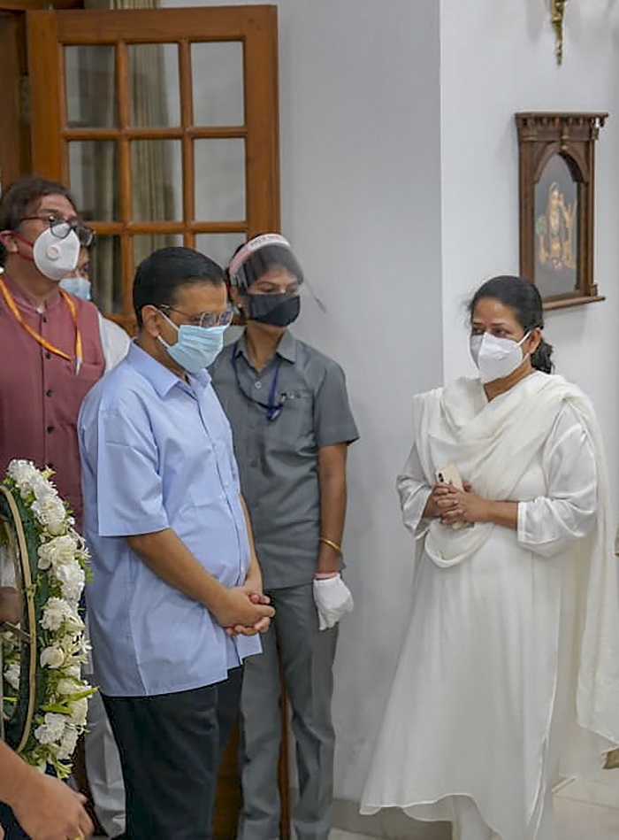 Delhi CM Arvind Kejriwal arrives to pay his last respects to former President Pranab Mukherjee at his residence, 10 Rajaji Marg in New Delhi on Tuesday.