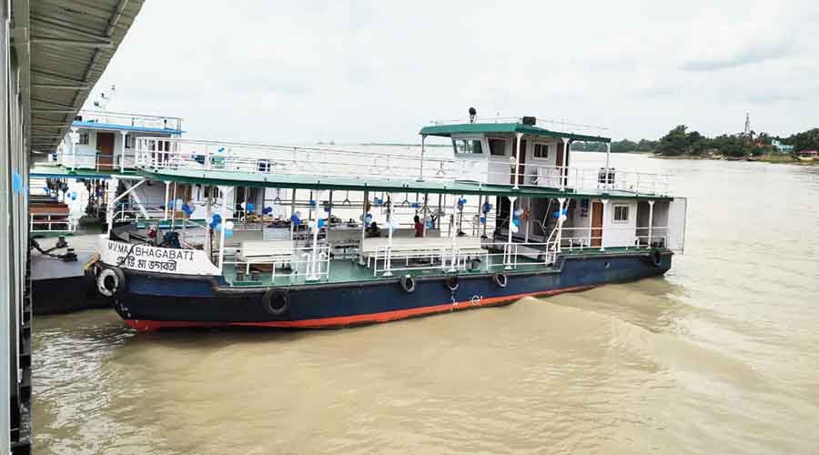 The ferry service between Diamond Harbour in South 24-Parganas and Haldia’s Kukrahati resumed on Tuesday after over five months