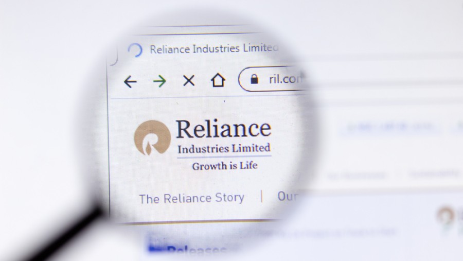 On the BSE, the RIL share closed at Rs 2,314.65, a gain of Rs 153.40 or 7.10 per cent