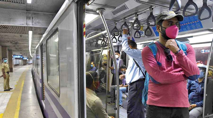 An air-conditioned train at  Sovabazar Metro station