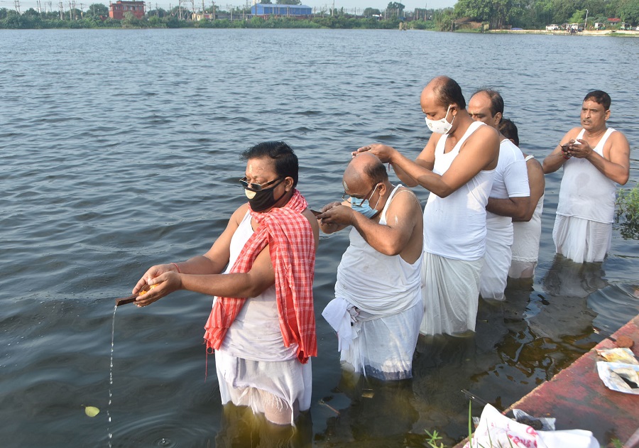 The occasion is associated with various rituals. Many perform 'tarpan' on this day to offer prayers to their ancestors and give 'bhog' to the Brahmins, along with food and essentials to the needy. 