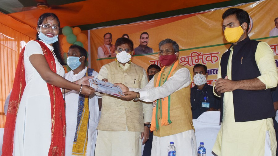 BJP leader Babulal Marandi handing over appointment letters and certificates in Dhanbad on Thursday.