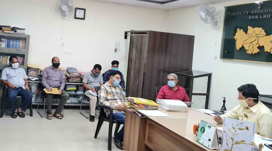 Rajesh Kumar Singh holds the meeting with officials