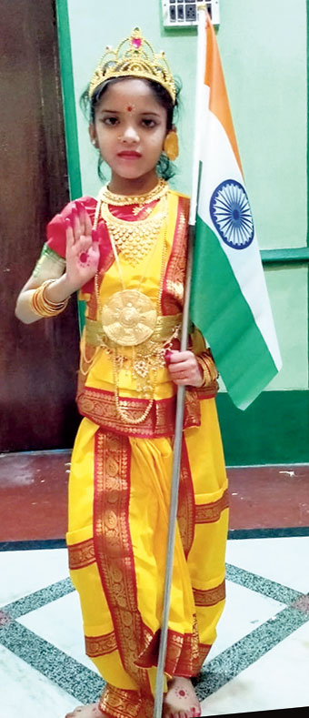 A young dancer dressed as Bharatmata in the Independence event by Gulabi Gang