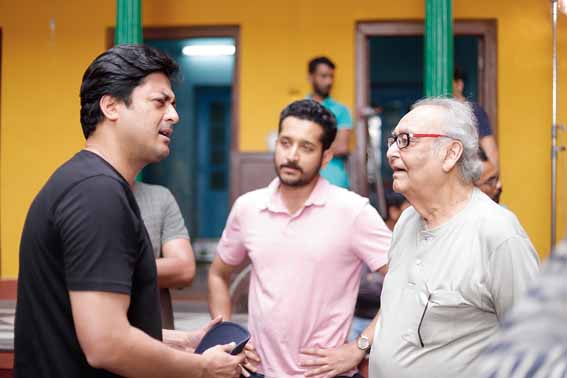 Jisshu, Parambrata and Soumitra on the sets pre-Covid
