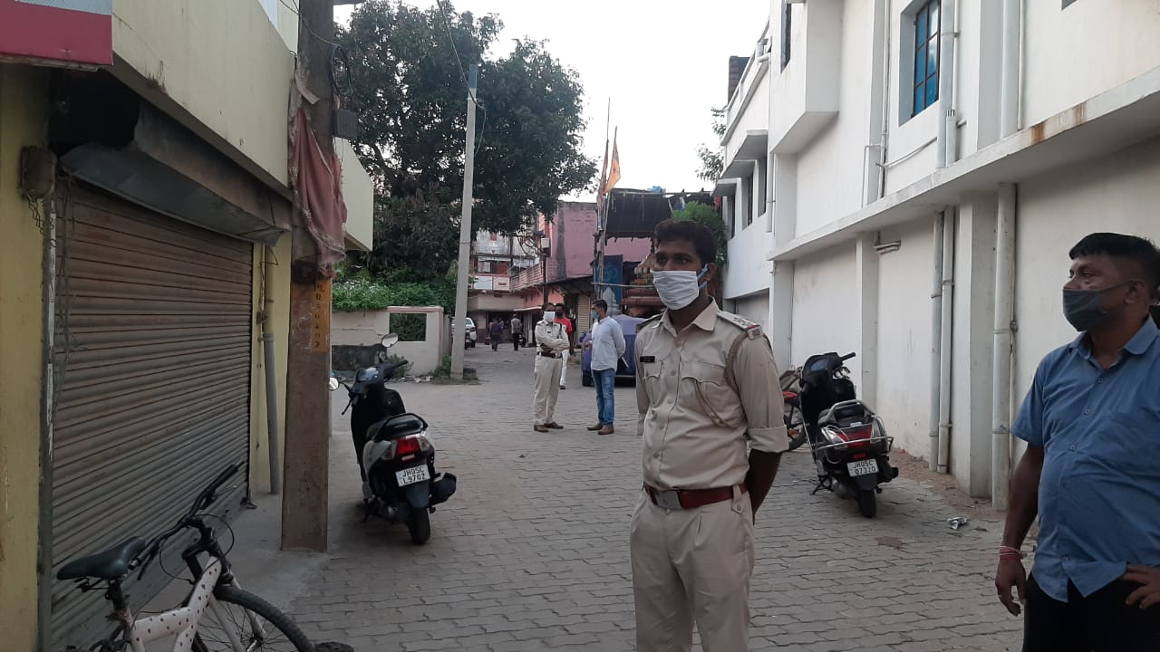 A police man in front of BC Das' house at Uliyan in Kadma on Monday.