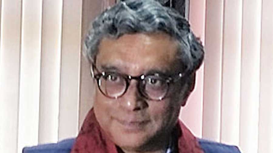    Swapan Dasgupta quits RS after Trinamul salvo -announced his resignation via Twitter, a day after the Trinamul Congress had raised a stink over a nominated MP joining a political party after the permitted time