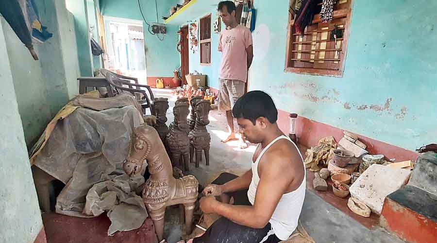    Horse trading or internal feud?- tough competition from the old warhorses of Trinamul who have switched to the saffron party