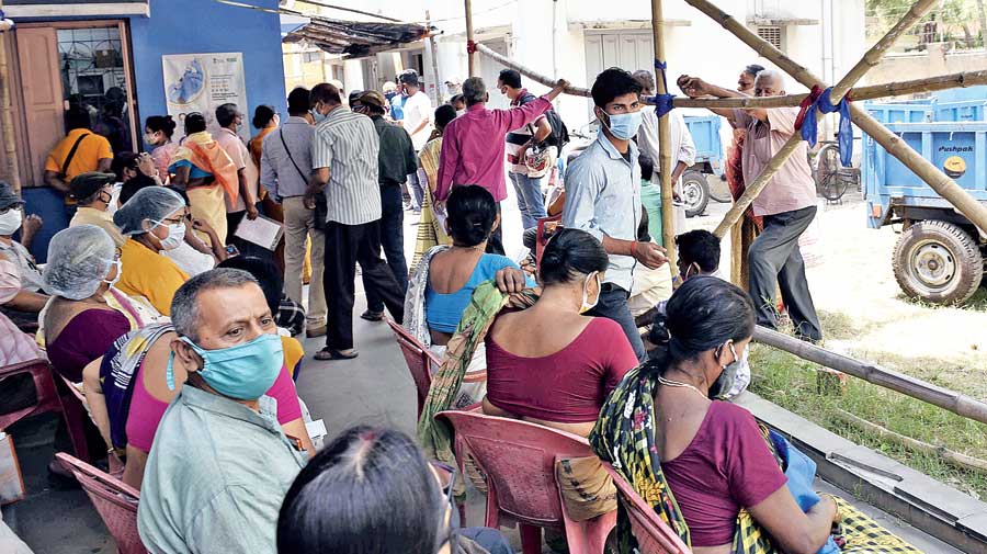 A Calcutta Municipal Corporation-run Covid vaccination centre in Kasba on Thursday. 