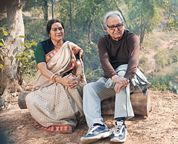 A moment from Bela Sheshe directed by Nandita Roy and Shiboprosad Mukhopadhyay