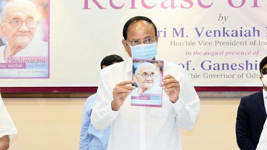 Vice-President M. Venkaiah Naidu releases the book, Neelimarani: My Mother,  My Hero at Raj Bhavan  on Friday 