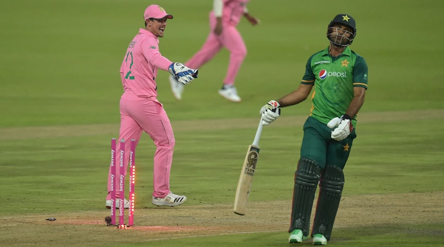 South Africa captain Temba Bavuma, on the other hand, said De Kock’s act was “quite clever.” 