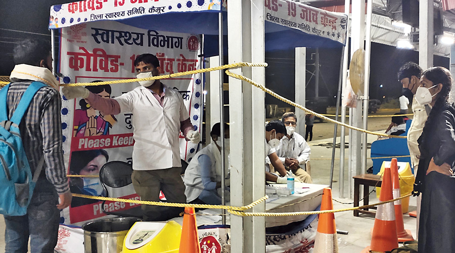 Migrant workers at Mohania railway station.