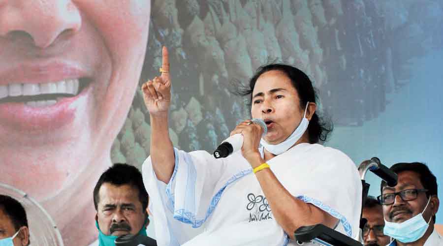    Mamata condemns Centre's efforts to 'control' Twitter