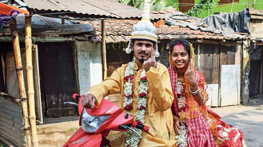 Anup Sarkar, 24, a migrant hotel worker in Pune, and his fiancee Mallika Samaddar, a political science undergraduate, cast their votes in Santipur in their wedding finery on Saturday and proceeded to get married at a Kali temple. “It (the wedding) was a big decision, and we decided to do the honours on democracy’s big day,” said Arup, who returned recently from Pune because of the fresh Covid surge in Maharashtra and is unsure of his return. 