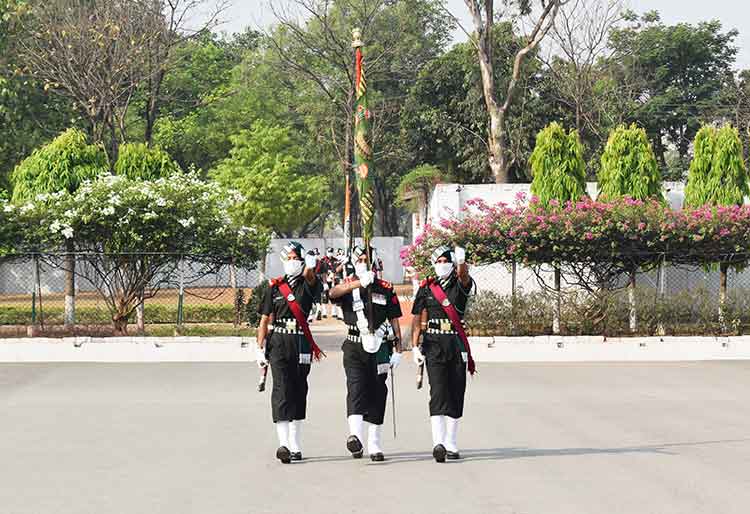 Chief guest Lt Col Bhagawat Nilesh Maruti congratulated the soldiers on the successful completion of their training.