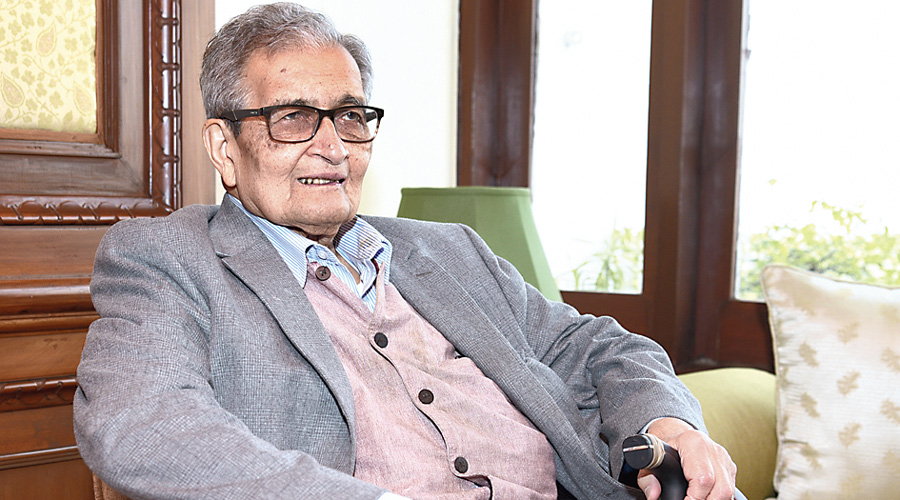    Amartya Sen backs ‘local’, not ‘central’ - this election had sharpened the communal divisions 