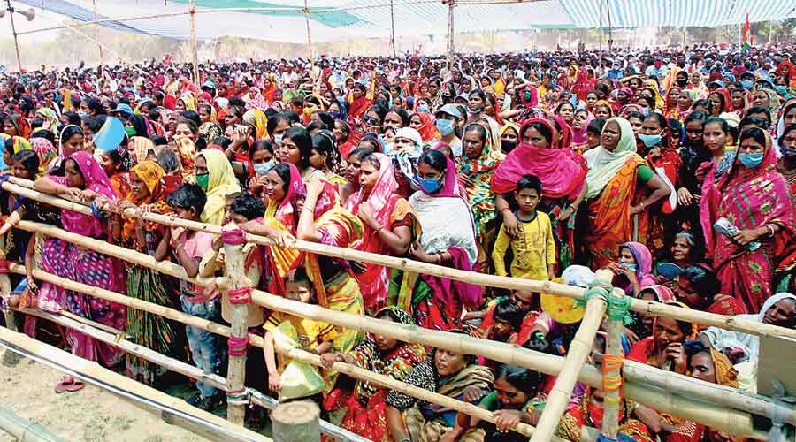    10 rallies in a day in Covid-hit Murshidabad :crowd-puller events by both Trinamul and the BJP : 389 new infections detected