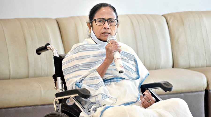 Bengal govt allots Rs 100 crore to handle emerging Covid-19 situation : Mamata asks poll panel to ensure votes for patients at hospitals