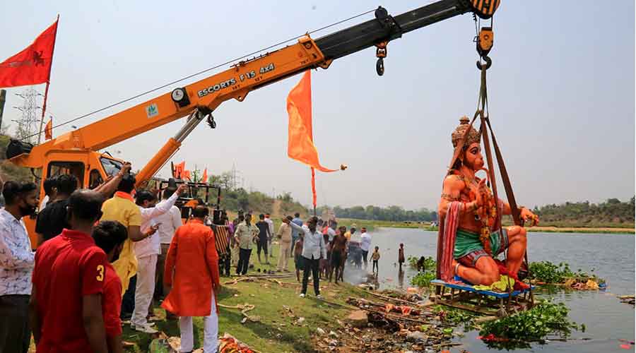 On the first day of the week long “Health Safety Week” declared by Jharkhand Government, the immersion was done without maintaining social distance and face-masks