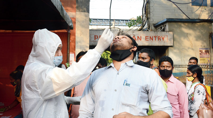 Active cases drop but day’s toll reaches 153, 2,378 new infections and 3,427 new cases Active cases drop but day’s toll reaches 153, 2,378 new infections and 3,427 new cases