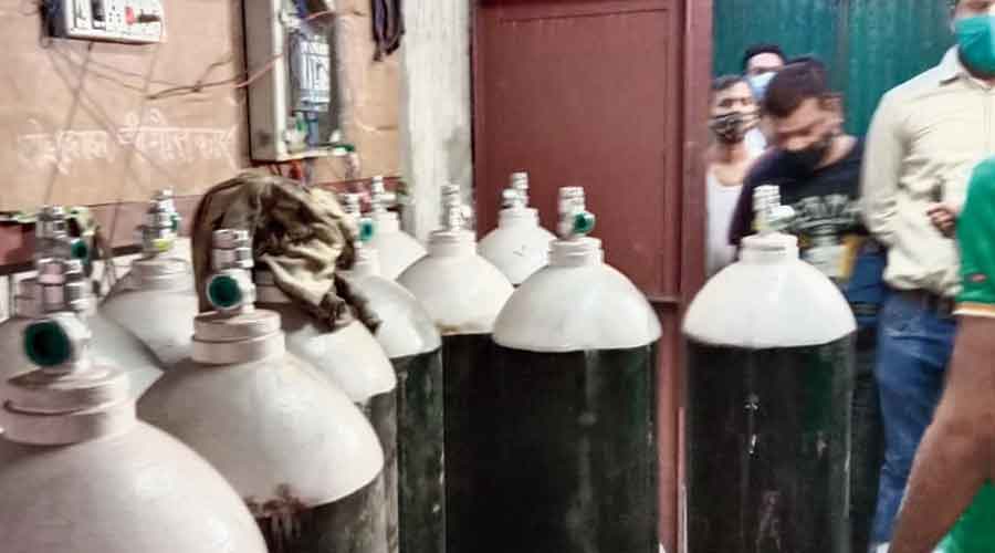 The Delhi HC asked the state government to explore the various possibilities to create storage facilities for LMO and oxygen cylinders in the city.