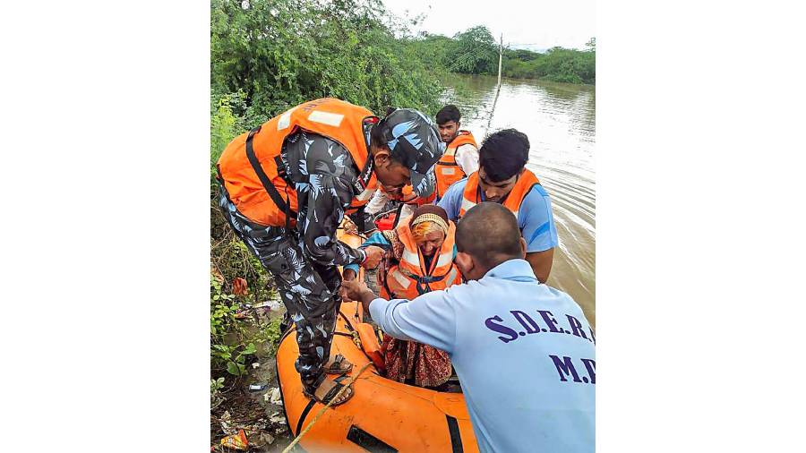 SDERF personnel rescue flood-hit people in MP 