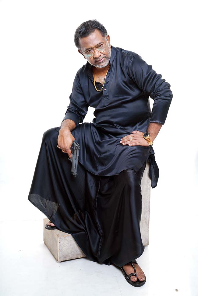 Kamaleshwar Mukherjee plays Darbar Sharma