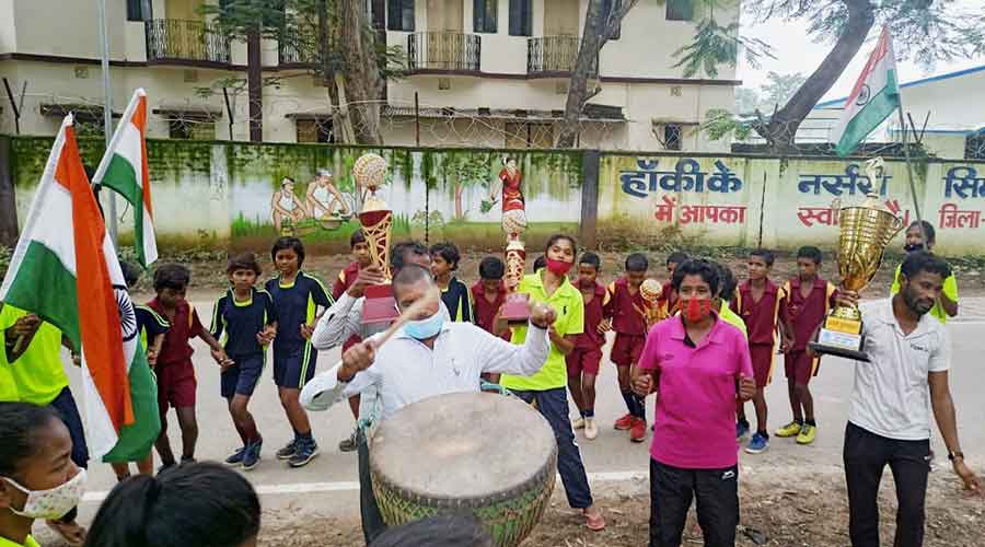 Hockey Simdega president Manoj Konbegi said that they could resist to celebrate the day. 