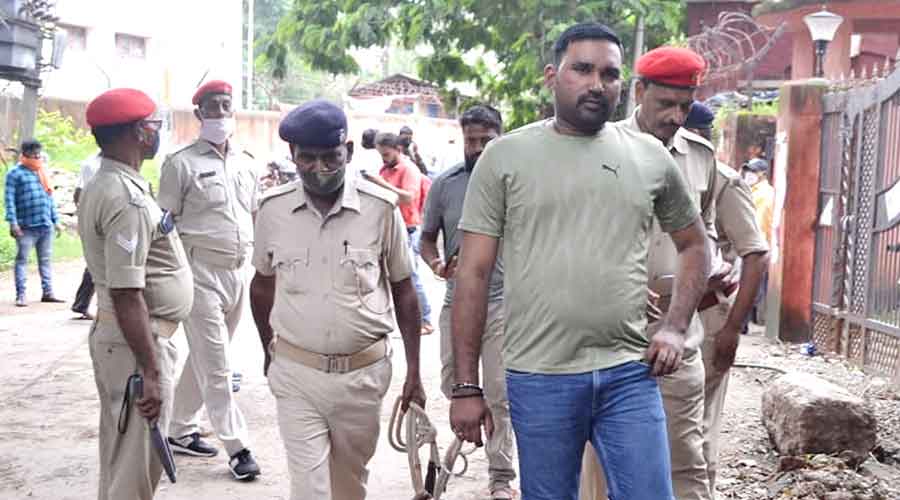 Satish Singh being taken to Dhanbad Divisional Jail