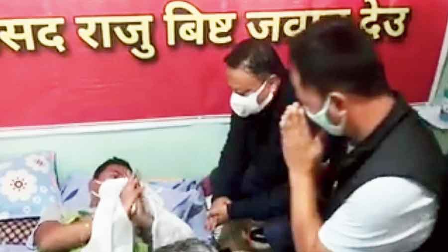 Anit Thapa meets fasting SP Sharma  in Darjeeling on Thursday