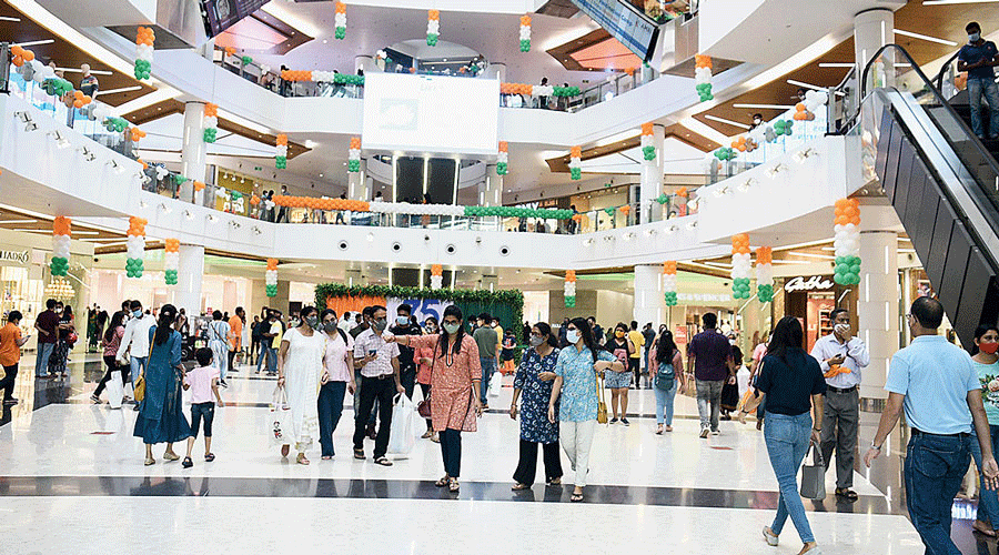 Visitors at South City Mall around 2.30pm on Sunday.
