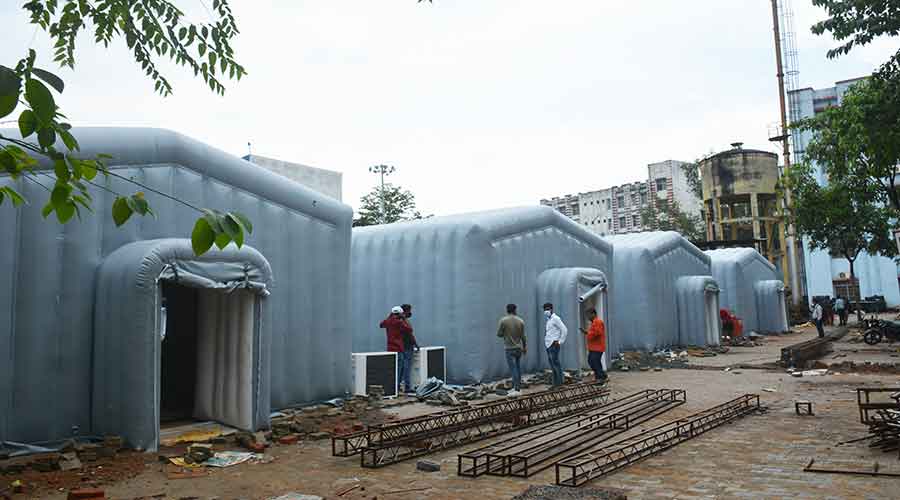 The inflatable Covid-19 field hospital coming up on the premises of MGM Hospital at Sakchi in Jamshedpur on Sunday. 