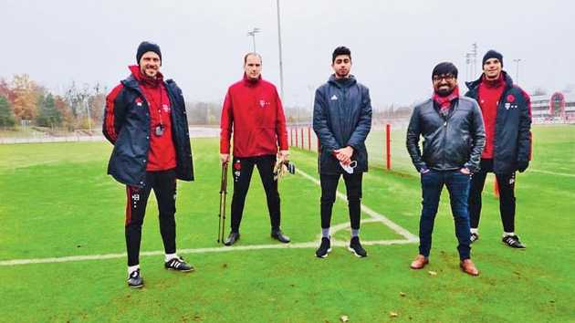(L-R) Martin Demichelis (head coach of Bayern Munich II), Jaroslav Drobny, Kabir Kohli, Anuj Gupta and Stefan Buck (assistant manager, FC Bayern II) 