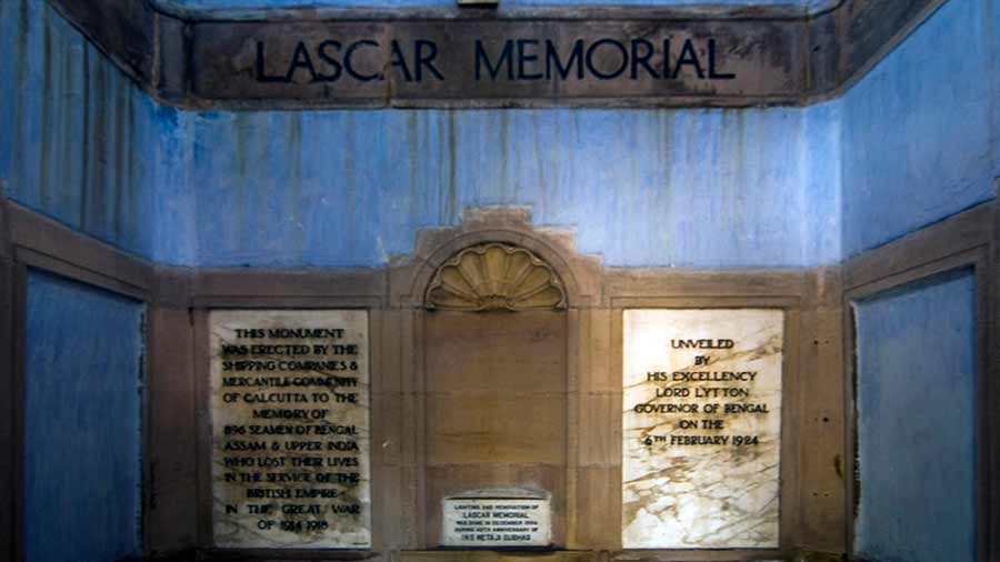 Plaques inside the monument