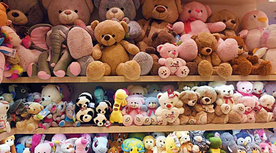 The stuffed animals section includes soft toys in different sizes, plush toys of popular character cartoons and stuffed toys for animals like duck, elephant, panda and others, which is a fun way to introduce the animal kingdom to children.