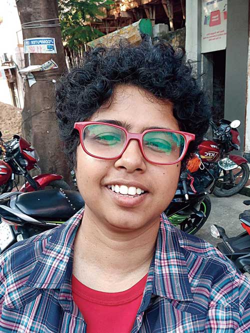 Jhilam Gupta is a comedian who lives on the outskirts of Calcutta. She’s always willing to learn and improve her skills. Facebook’s global reach allowed her to become a popular comic creator from the region.