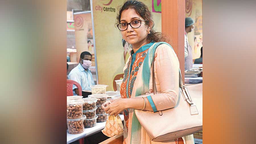 Srabani Ghosh was browsing through some sweets from Joynagar Moa Online.